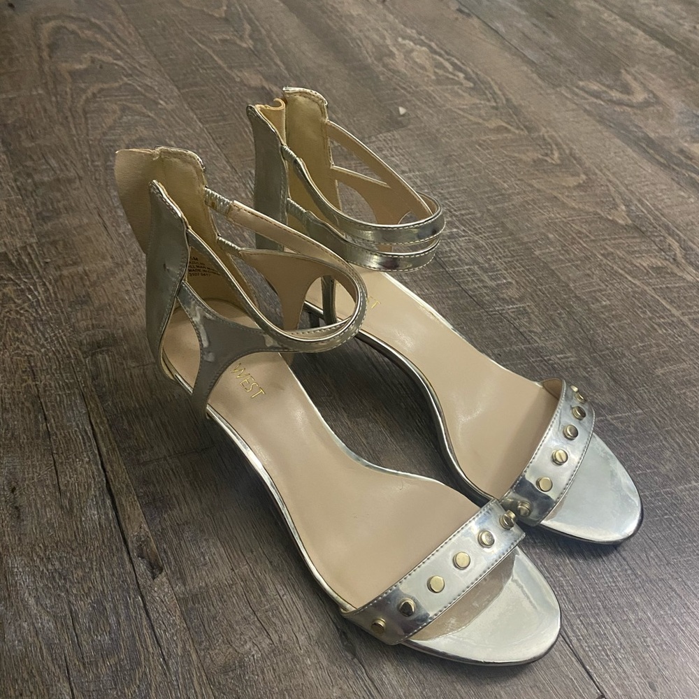 Nine West silver heels 1.5 inch heel, women’s 7.5